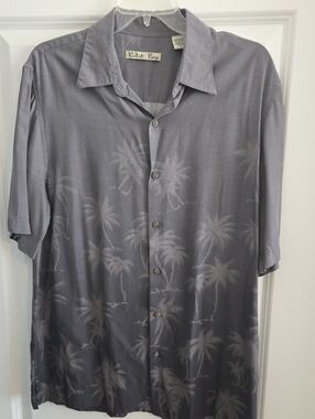 Men’s Batek Bay Gray Palm-Print Short Sleeve Shirt